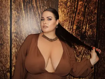 Watch Live Sex Cams with GeorgiaLerox - Livejasmin