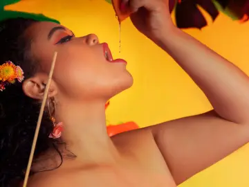 Live Sex Cam with NiaCorelli - Livejasmin