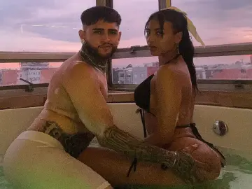 Nude Webcam with KendallAndKeylor - Livejasmin