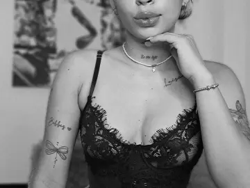 Free Live Porn with TiaraOffman - Livejasmin