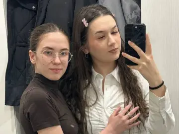 Live Sex with OraAndCornelia - Livejasmin