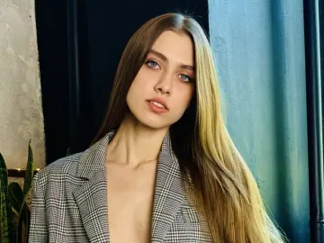 Watch Live Sex Cams with EmilyMontgomery - Livejasmin