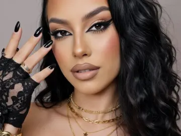 Live Porn with AriannaNoir - Livejasmin