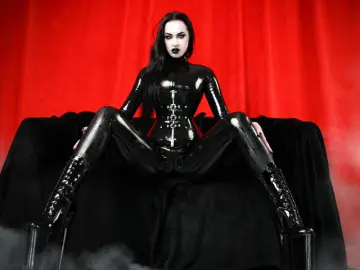 Live Sex with VenenaShwarz - Livejasmin