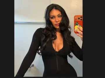 Adult Webcam with MedusaValeria - Livejasmin