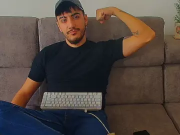 Watch Live Sex Cams with BannerAndrew - Livejasmin