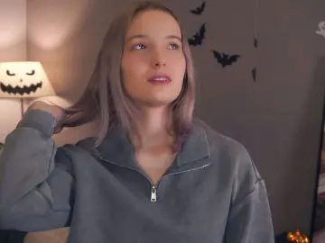 Adult Webcams with RessieKaua - Livejasmin