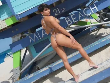 Private Sex Chat with RozeLibertine - Livejasmin