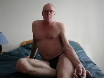 Adult Webcams with ElioJames - Livejasmin