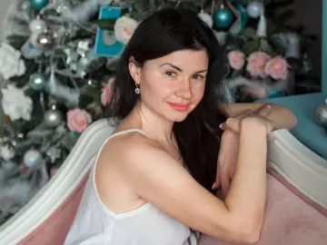 Nude Webcam with YulieLimans - Livejasmin