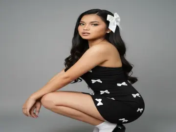 Best Webcam with YllonaOganda - Livejasmin