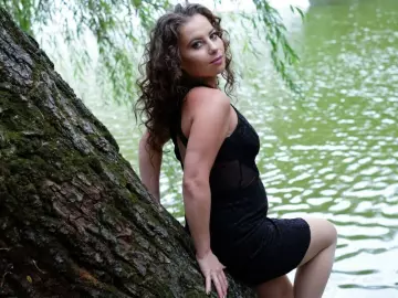 Adult Video Chat with EmaAlyssa - Livejasmin