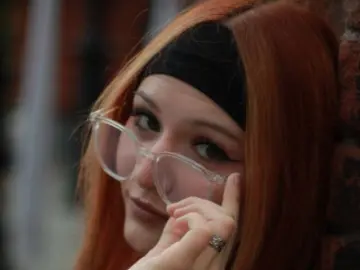 Best live sex cam show with EmeraldClyatt - Livejasmin