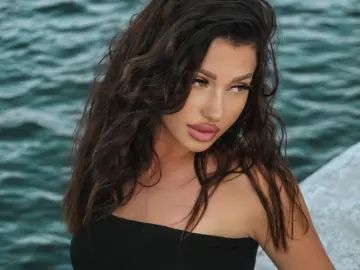 Sex Chat with AlisaDiLaurentis - Livejasmin