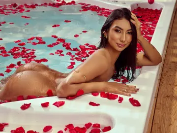 Live Porn with BellaHurst - Livejasmin