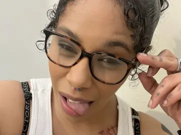 Live Sex Cam with DesiraeLuciano - Livejasmin