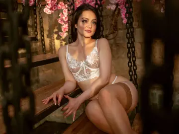 Live Sex Cam with EmilyKesh - Livejasmin