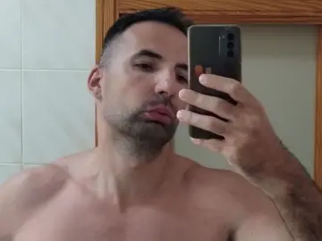 Nude Webcam with GianniLeo - Livejasmin