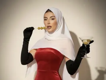 Watch Live Sex Cams with HalaiaNoor - Livejasmin
