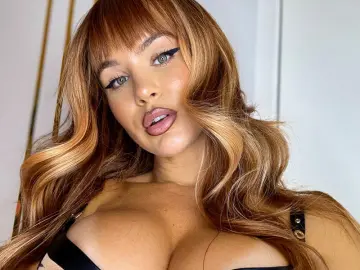 Free Porn Cam with KylieClark - Livejasmin