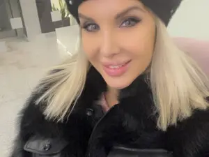 Nude Webcam with SexyQueenNina - Myfreecams