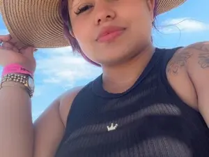 Watch Live Sex Cams with sasha_blaire - Myfreecams