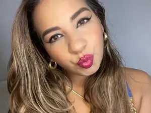 Best live sex cam show with Beautymoon26 - Myfreecams