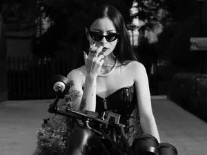Watch Live Sex Cams with Rosse_98_ - Myfreecams