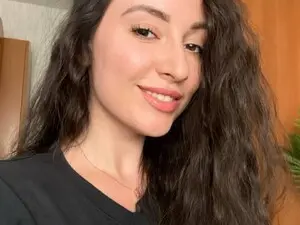 Live Sex with Laura_Schwarz - Myfreecams