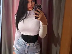 Free Live Porn with KayleyGunner_ - Myfreecams