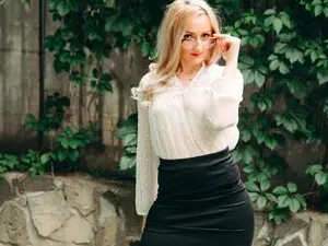 Sex Cam with White_flwer - Myfreecams