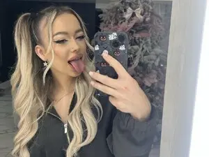 Free Porn Cam with KylieJoyce - Myfreecams