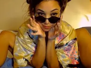 Adult Video Chat with kissinghigh - Myfreecams