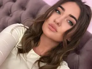Adult Webcam with Evalaniss - Myfreecams