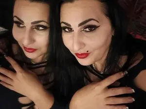 Live Sex Cam with LisaJenner - Myfreecams
