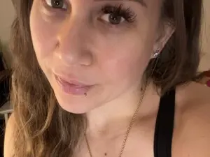 Sex Chat with thedevinemilf - Myfreecams