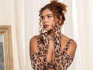 Live Sex Cam with Hanah_evans01 - Myfreecams