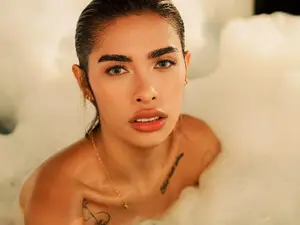 Nude Webcam with Mia_reevess - Myfreecams