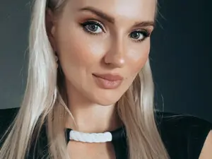 Best live sex cam show with MsCindy - Myfreecams