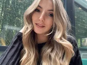 Adult Webcam with KellyMathews - Myfreecams