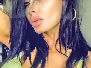 Live Sex with Krasye - Myfreecams