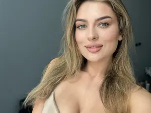 Best Webcam with SindiMoon - Myfreecams