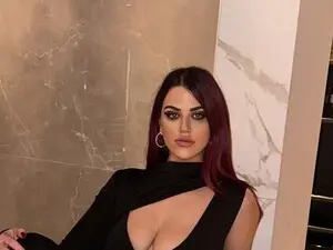 Adult Webcam with Alessia_Bloom - Myfreecams