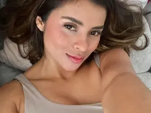 Live Sex Cam with AndreaThomson - Myfreecams