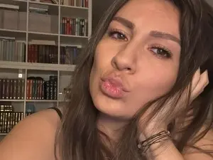 Adult Webcams with ItsEvie - Myfreecams