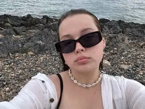 Live Sex Cam with Cut1e_cutie1 - Myfreecams