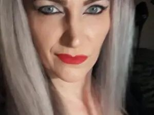 Live Sex Cam with BadGirl_E - Myfreecams