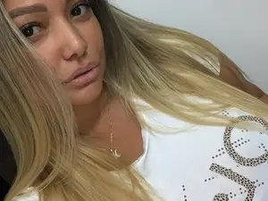 Best live sex cam show with Karinmcqueen - Myfreecams