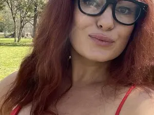 Live Porn with Modest__Devil - Myfreecams