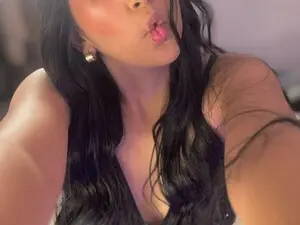 Sex Cam with Lunarose_1 - Myfreecams